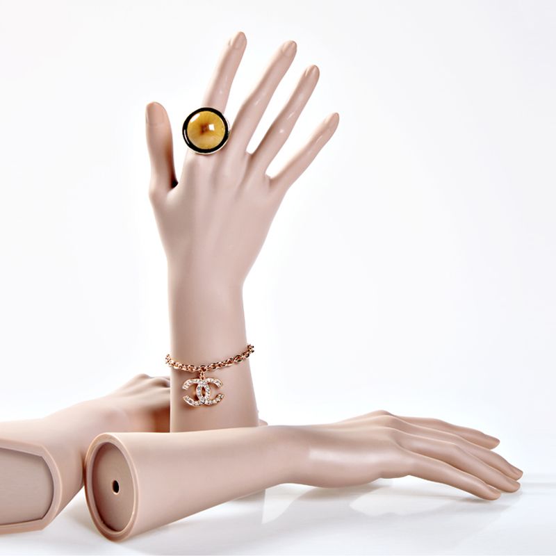 Body Jewelry Plus - Unbreakable Female Mannequin Dummy Hands, Realistic